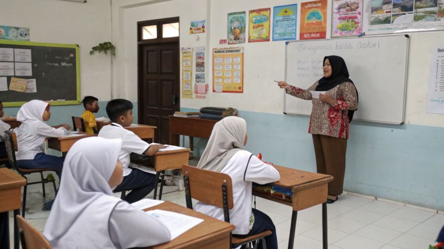 Pemahaman Kurikulum Merdeka dan Implikasinya bagi Sekolah 1 Pemahaman Kurikulum Merdeka