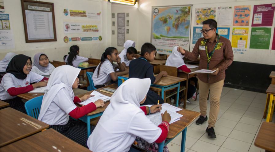 5 Jenis Strategi Pembelajaran Aktif Berbasis Diskusi Kelompok untuk Anak SMP 4 Peran Guru dalam Menerapkan pembelajaran Diskusi Kelompok